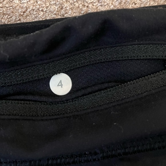 Lululemon Speed Run Shorts - Picture 3 of 3